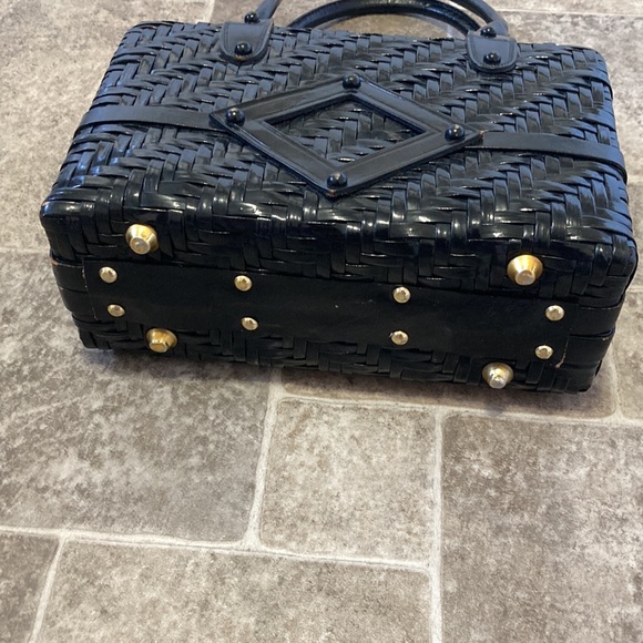 SOLD Vintage woven handbag - Picture 2 of 9